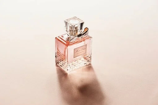 perfume-2574073__340.webp.jpg